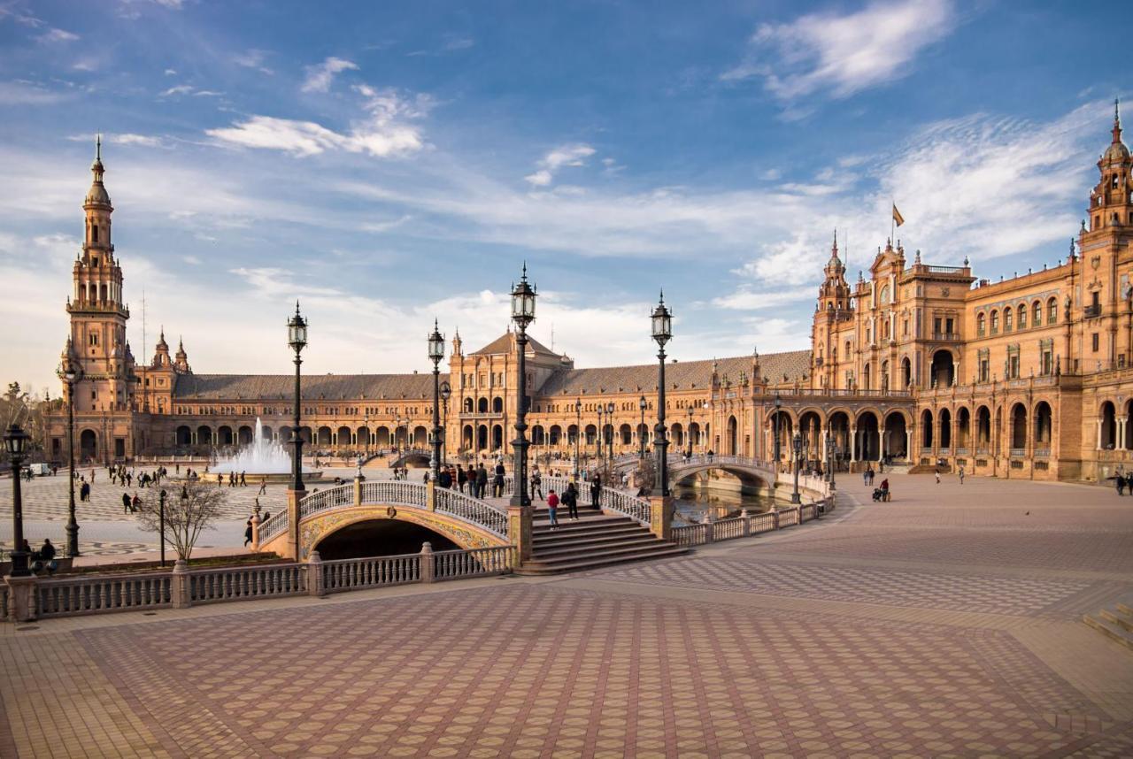 Froilan City Walls By Valcambre Apartment Seville Exterior photo